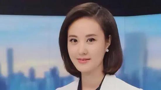 她曾是重庆最美的高考状元，如今当上央视主持人，42岁依然单身