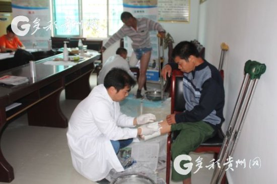 贵州省康复医院到石阡县开展贫困缺肢残疾人假肢装配服务
