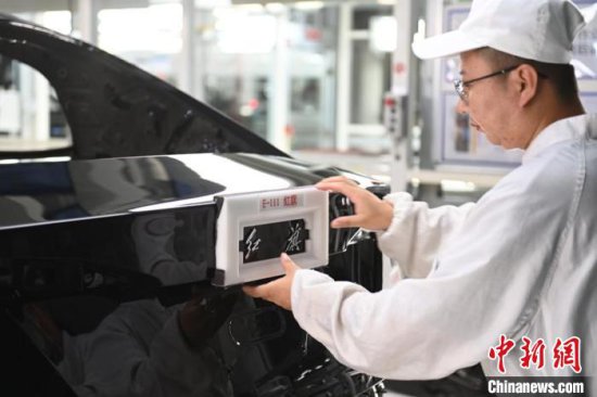 中国自主品牌红旗新能源车上半年销量同比增长282%