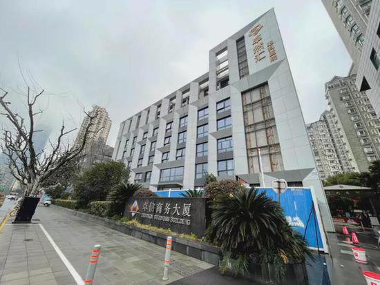 上海市一栋大厦拍卖，被人1.417亿拿下，不如一栋<em>别墅价格</em>高