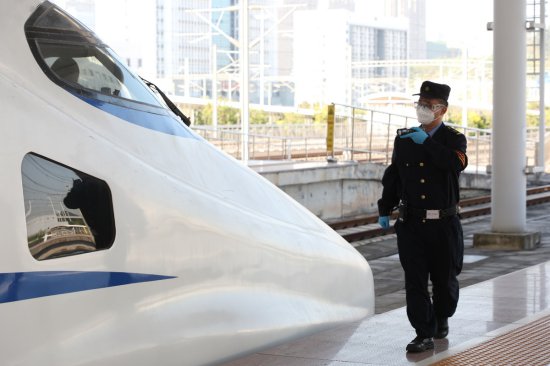 广西南宁至凭祥高铁南宁至崇左段将于12月5日开通运营