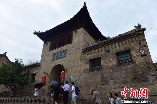 探访中国民居第一村：古代高官私宅8道机关防盗