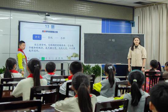 重庆科学城石板小学举行语文组“琢石杯”教师赛课活动