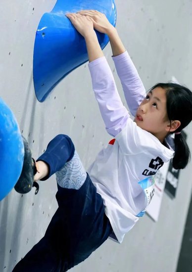 历史最佳！温州10岁女孩勇夺亚洲少年攀岩赛冠军