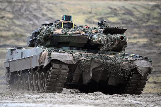 德媒：俄军缴获德制“豹”-2坦克