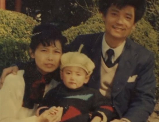 17年前，浙江19岁<em>男孩</em>背着母亲上大学，29岁不顾反对变性为女人