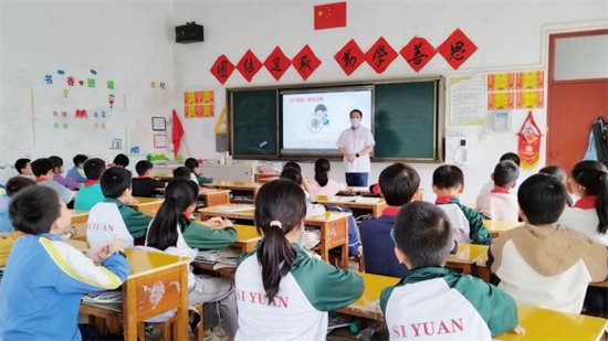 兴国县第二医院开展视力筛查、用眼健康科普进校园活动