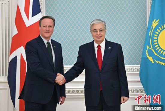 <em>哈萨克斯坦</em>与英国签署战略伙伴关系协议