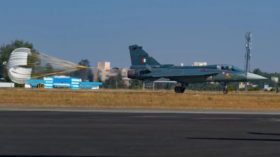 马来西亚准备采购印度“光辉”战机，飞行员不怕摔死吗？