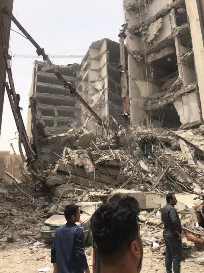 伊朗阿巴丹一座10层在建楼房<em>倒塌 事故</em>造成1死7伤