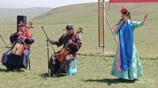 “五一”新疆接待游客855.94万人次