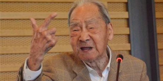 凌晨4点睡觉，86岁患癌，许渊冲被医生判只剩7年命，如今已99岁