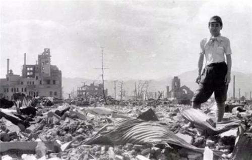 广岛原子弹爆炸毁天灭地，一位距爆心260米的女人却幸存，为何