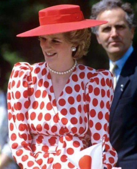 凯特王妃老是戴这6样东西，梅根都没有，实实在在的皇室传家宝