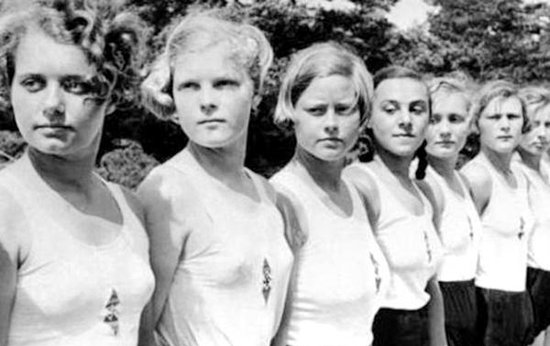 二战妇女能顶半边天，为何<em>苏联</em>女兵最多，军功章有她们一半