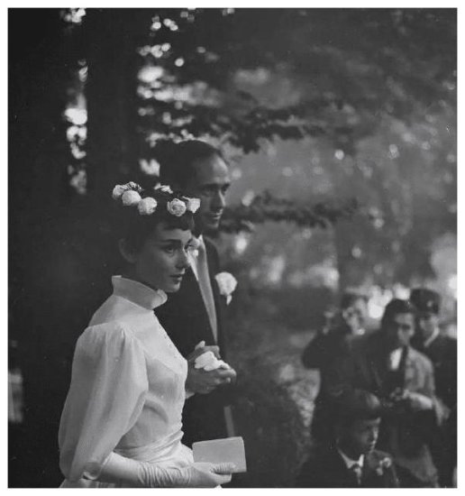 老照片：奥黛丽·赫本与<em>第一任丈夫的</em>婚礼，宛如童话，让人羡慕