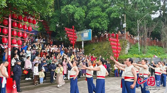自贡：仙市古镇第二十五届民俗风情文化旅游季活动引爆五一黄金...