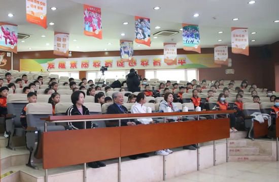 <em>天津市和平区</em>岳阳道小学举行2023-2024学年度第二学期开学典礼