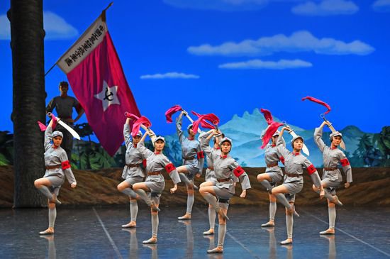 中央芭蕾<em>舞</em>团在港演绎《红色娘子军》