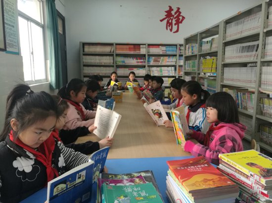 浣东街道中心学校开展“国际儿童图书日”系列活动