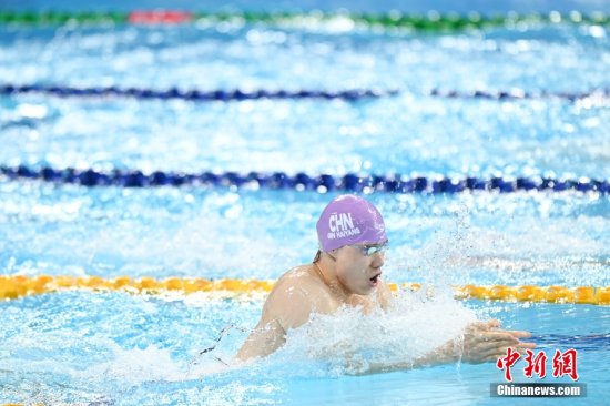 （成都大运会）覃海洋获成都大运<em>会游泳</em>男子100米蛙泳金牌