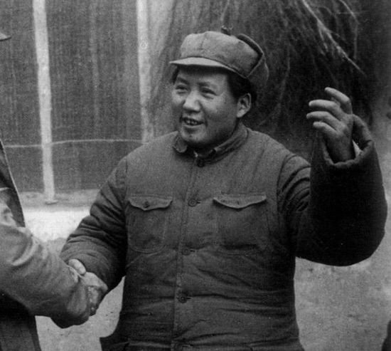 刘邓大军被围，毛泽东3次拿笔掉落，见一人进屋，大喊：我没有病