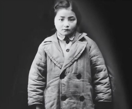 1944年湖南商人遭遇空袭，临死前说出女儿<em>的身世</em>：你生父叫贺龙