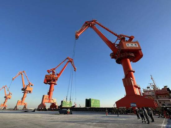 庄河港首条直达日本外贸出口航线正式开通