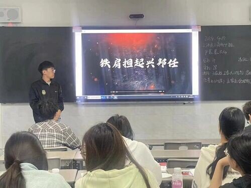 <em>商丘工学院</em>知行书院举办红色经典微视频创作活动