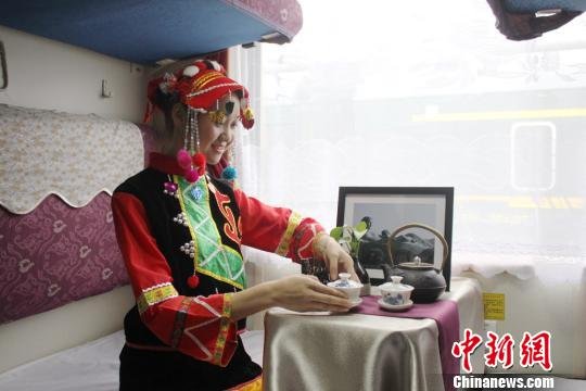 兰铁局开行“丝路快车” 串联南北两地文化美食