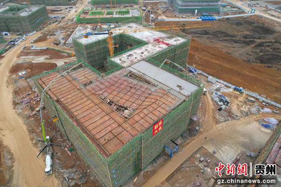 贵州轻工职院科技新城新校区一期项目主体结构全面封顶