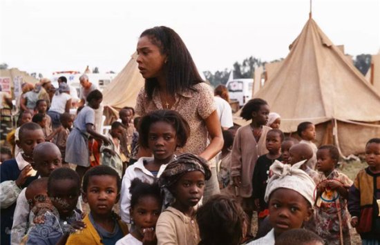 非洲版的《辛德勒名单》，人性的善良和无惧得到了充分体现