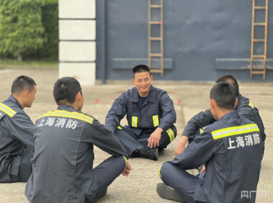 参与灭火救援3000余次 上海这位“火焰蓝”用实力彰显模范力量