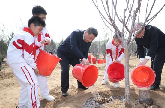 图集丨习近平等党和国家领导人参加首都义务<em>植树</em>活动