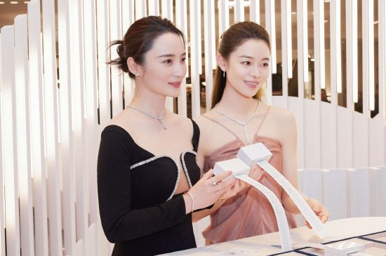 光芒交织·她乐章 周生生于北京SKP开启雅致系列限时珠宝展